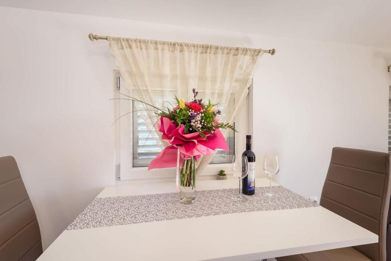 Bonaca Apartment Rogotin Exterior photo
