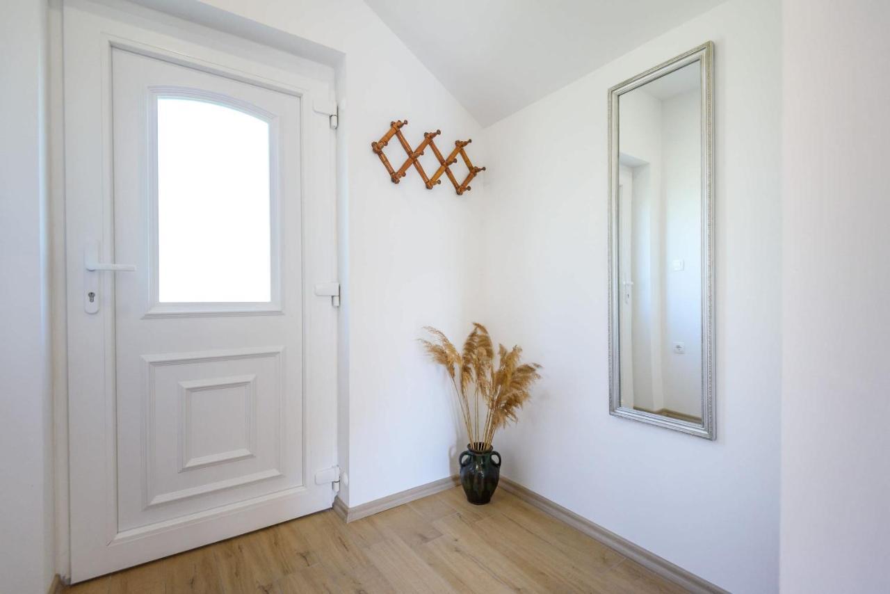 Bonaca Apartment Rogotin Exterior photo